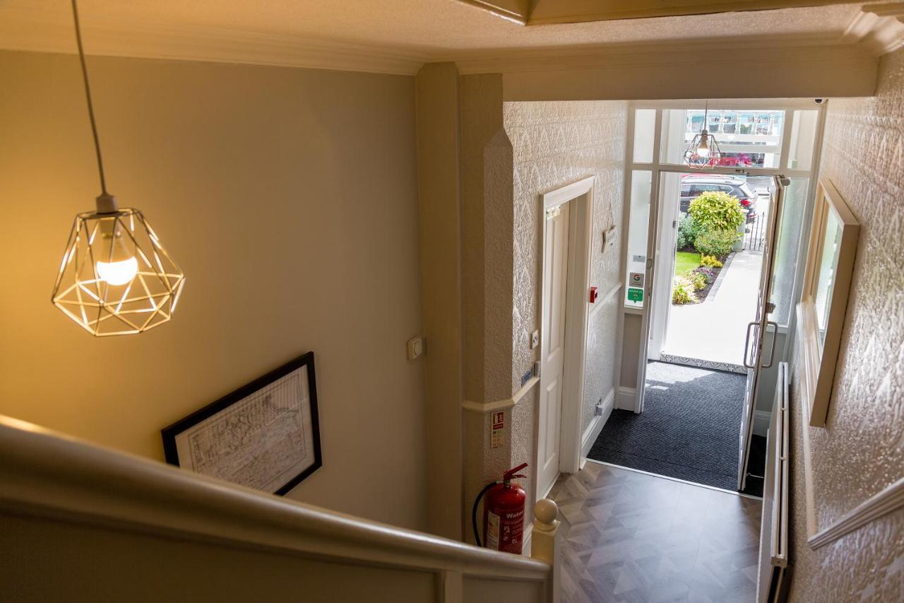 Kingsway Guesthouse - A Selection Of Single, Double And Family Rooms In A Central Location Scarborough Ngoại thất bức ảnh